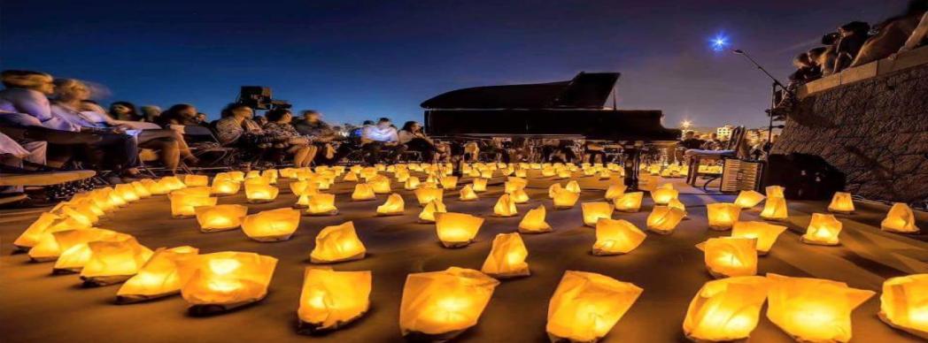 1 Piano & 200 Velas
