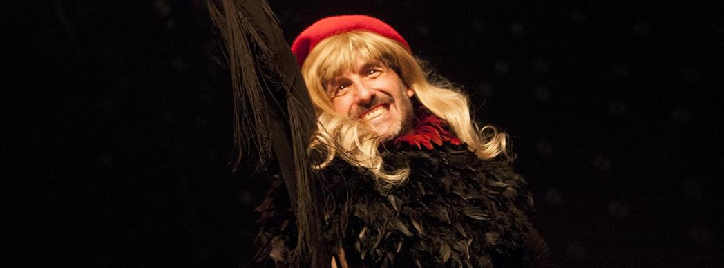 Javier Liñera presenta: "Barro rojo"