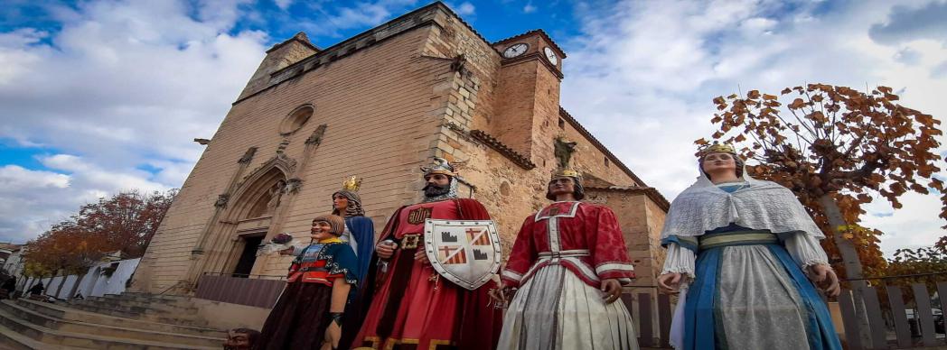 Comparsa de Gigantes de Huarte: "Cuentos de Gigantes"