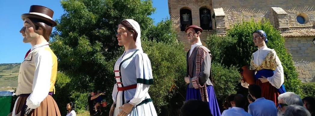 Comparsa de Gigantes y Cabezudos de Noáin + Grupo de Danzas Ardantzeta