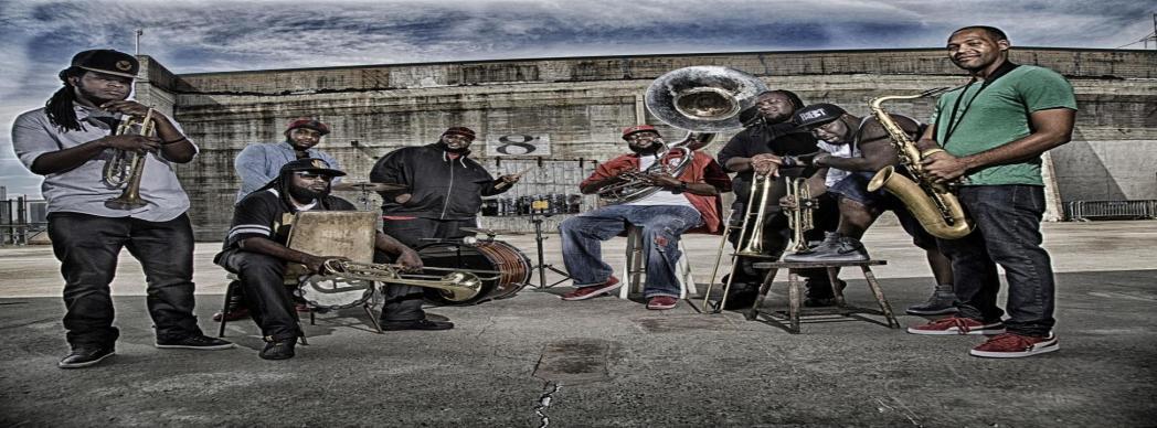 Hot 8 Brass Band en concierto
