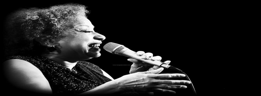 Michele Hendricks Quintet en concierto