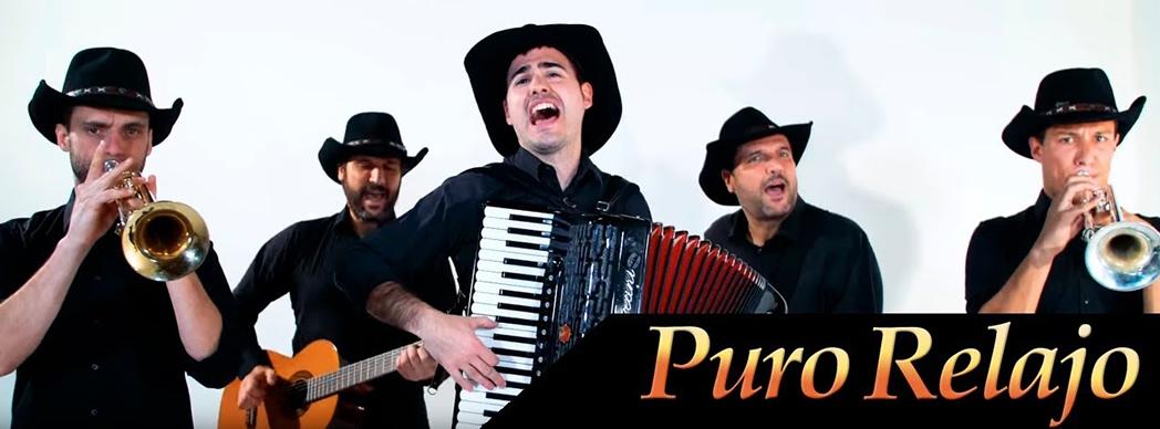 Puro Relajo en concierto en Estella