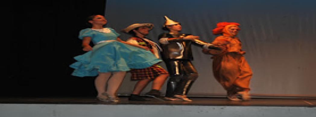 Arte y Movimiento Estudio presenta: "El Mago de Oz"