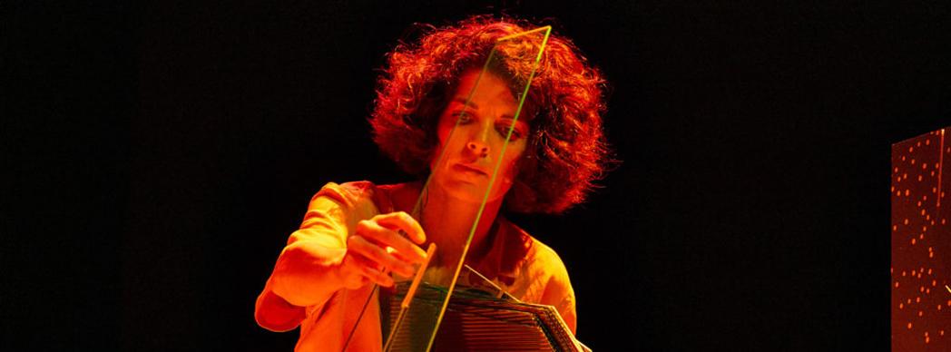 Teatro Amazonas, un proyecto de Laida Azkona Goñi y Txalo Toloza-Fernández 