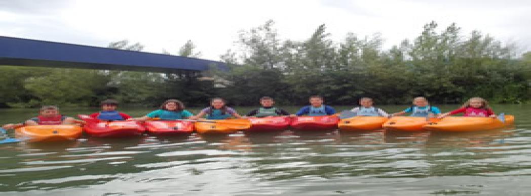 Curso de iniciación al kayak para niños y niñas