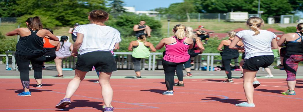 Clase de zumba: "Cuídate de una forma divertida"