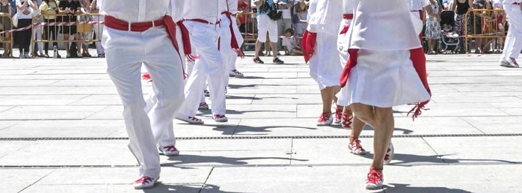 Curso de danzas presanferminero
