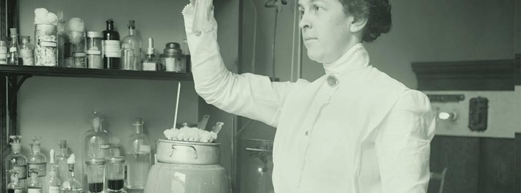 Exposición: &quot;La mujer en la Ciencia&quot;