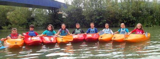 Curso iniciación al kayak para niños y niñas